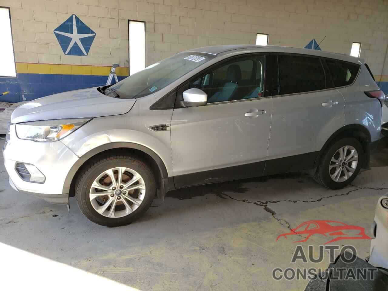 FORD ESCAPE 2017 - 1FMCU0GD7HUB69572