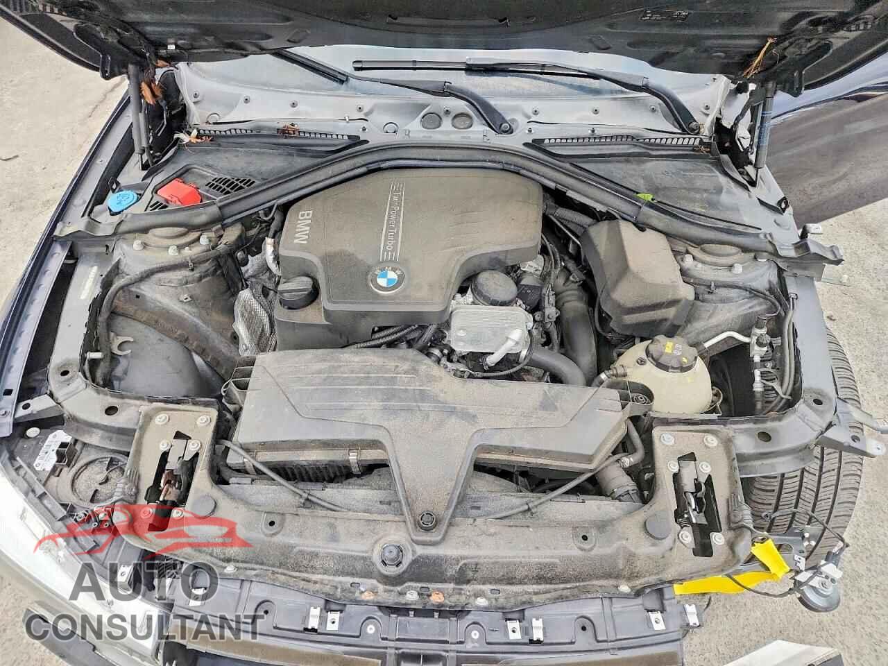 BMW 3 SERIES 2016 - WBA8E1G52GNU11759