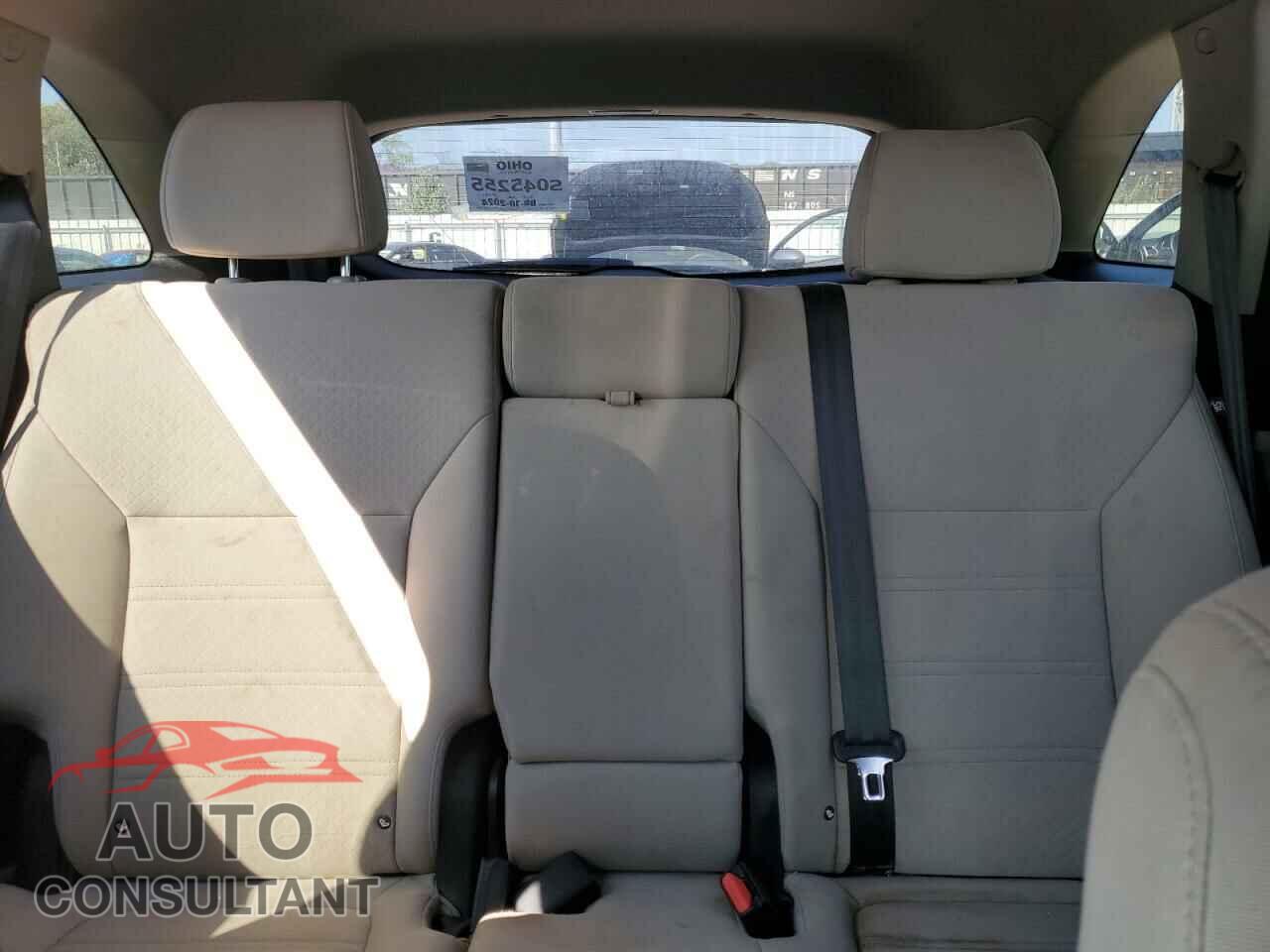 KIA SORENTO 2017 - 5XYPGDA58HG322287