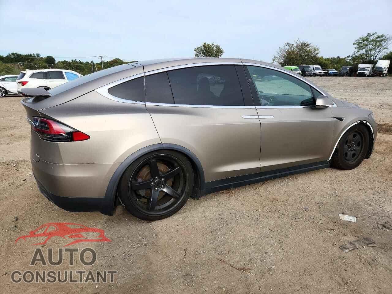 TESLA MODEL X 2017 - 5YJXCAE2XHF051041