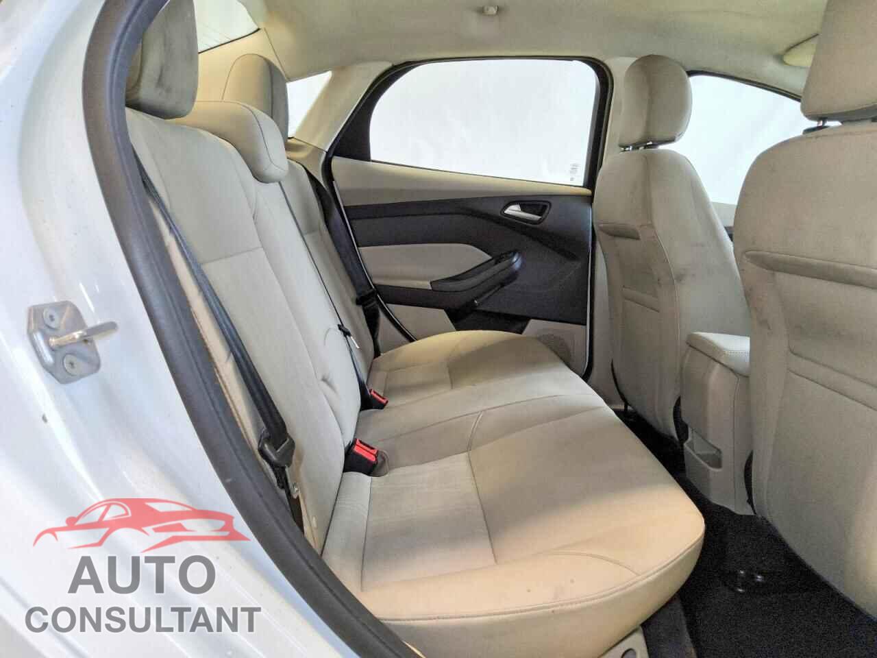 FORD FOCUS 2016 - 1FADP3F25GL238996
