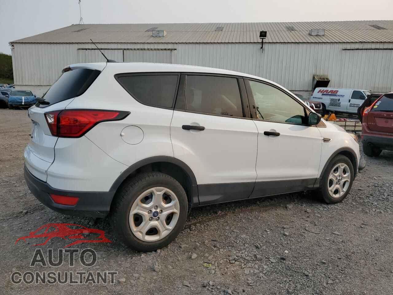 FORD ESCAPE 2019 - 1FMCU0F70KUB36450