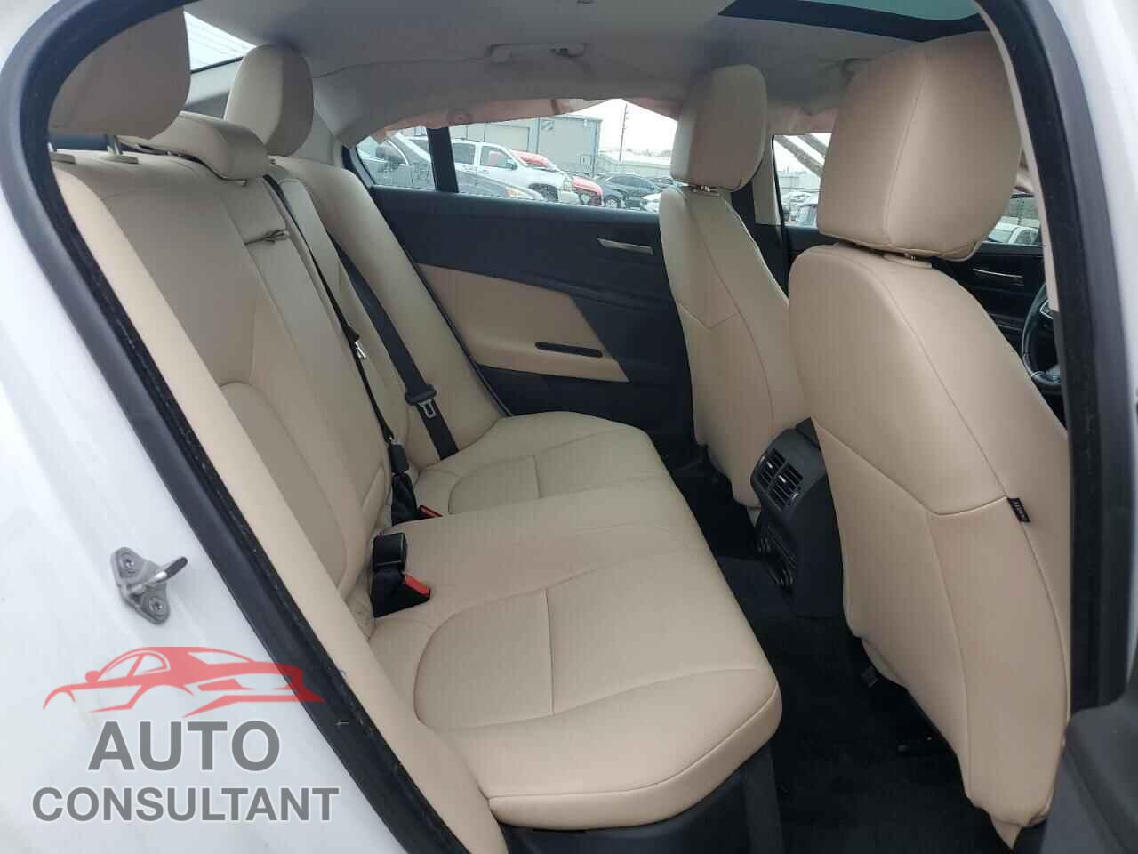 JAGUAR XE 2017 - SAJAJ4BV2HA972790