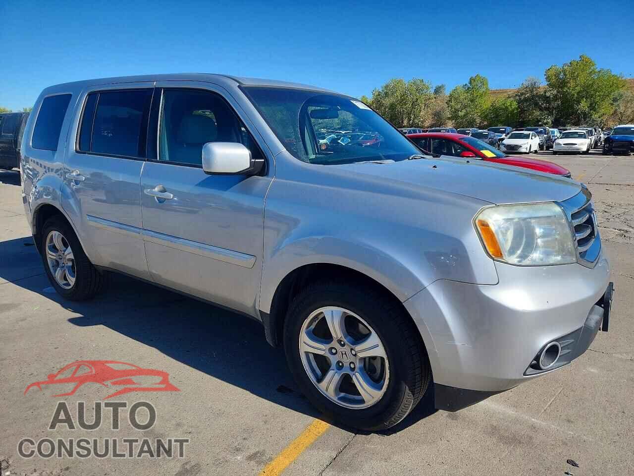 HONDA PILOT 2013 - 5FNYF4H43DB002882