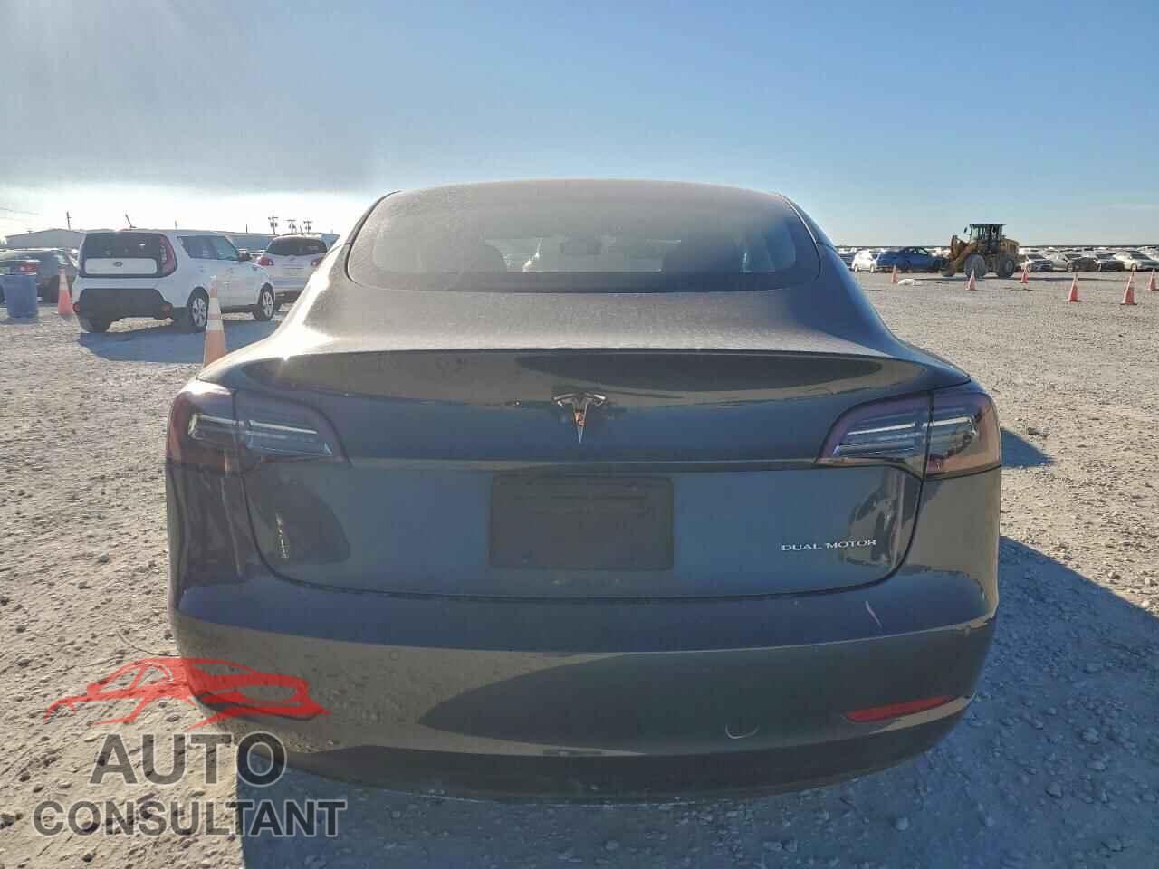 TESLA MODEL 3 2021 - 5YJ3E1EB3MF850212