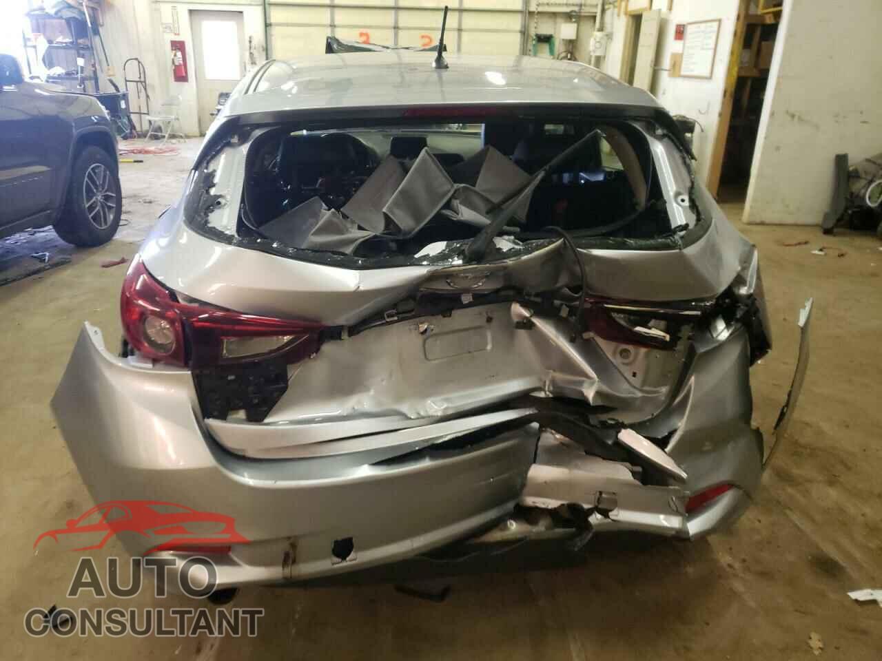MAZDA 3 2017 - 3MZBN1L76HM140357