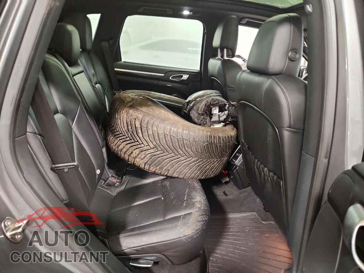 PORSCHE CAYENNE 2013 - WP1AA2A25DLA08823