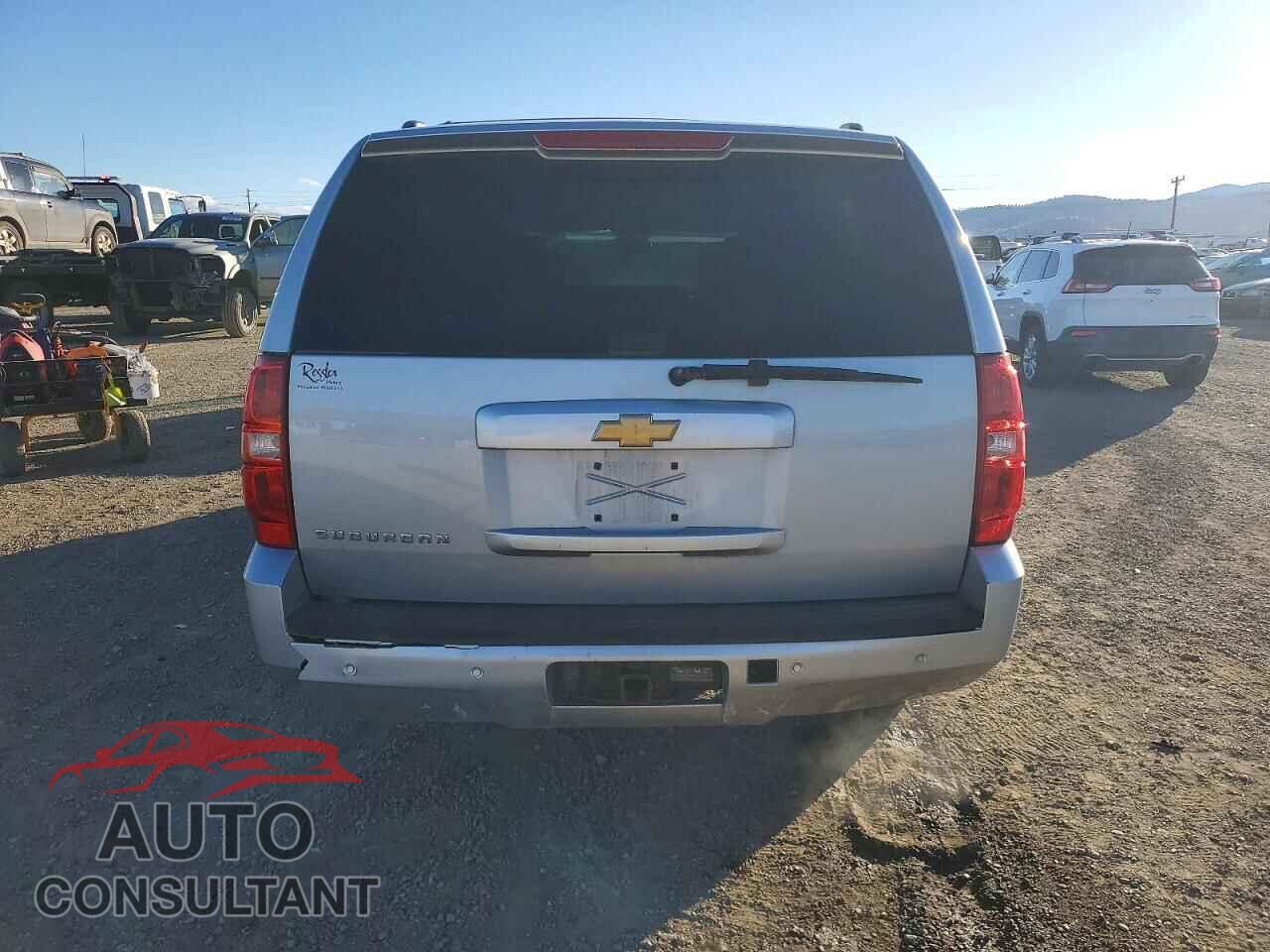 CHEVROLET SUBURBAN 2013 - 1GNSKJE78DR201720