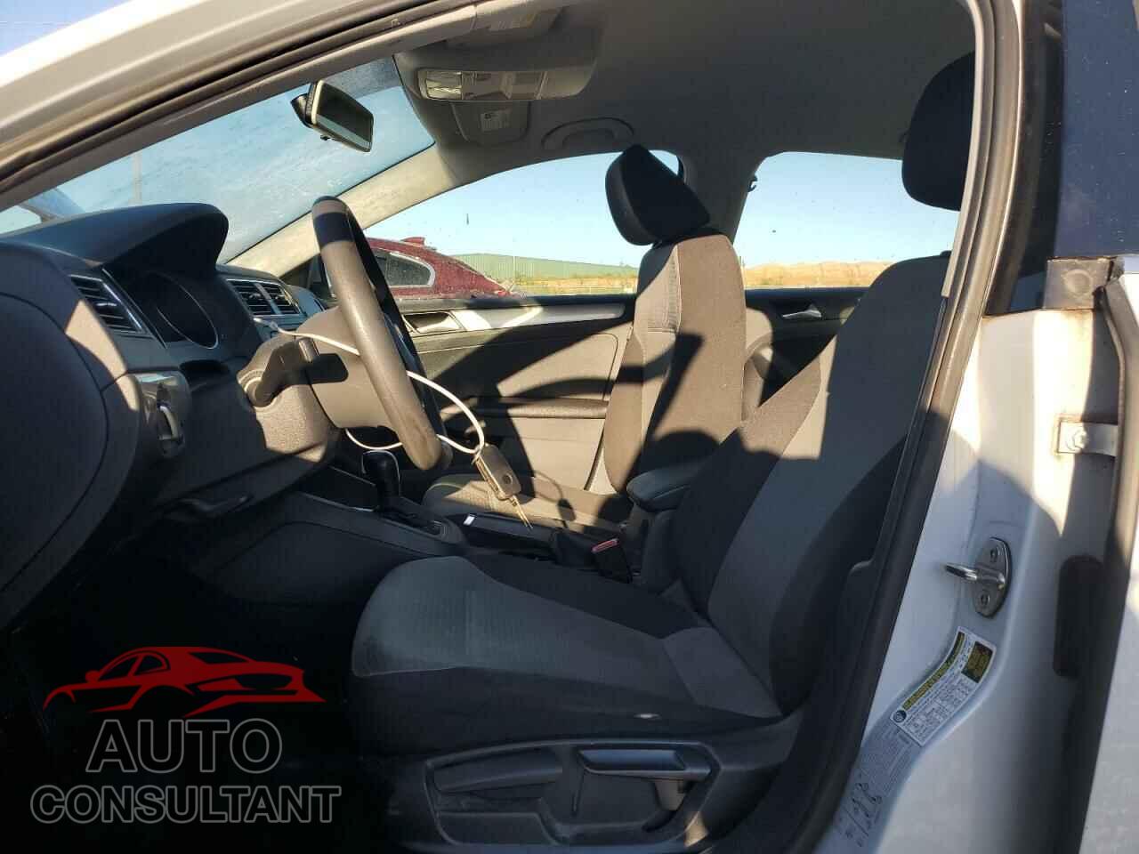 VOLKSWAGEN JETTA 2017 - 3VW2B7AJ4HM369016