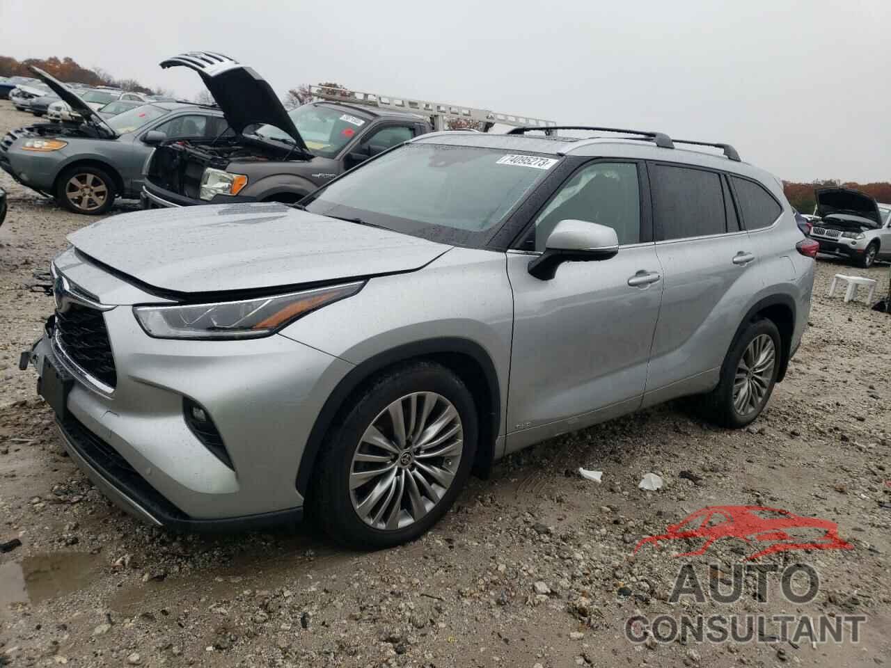 TOYOTA HIGHLANDER 2022 - 5TDEBRCH8NS077936