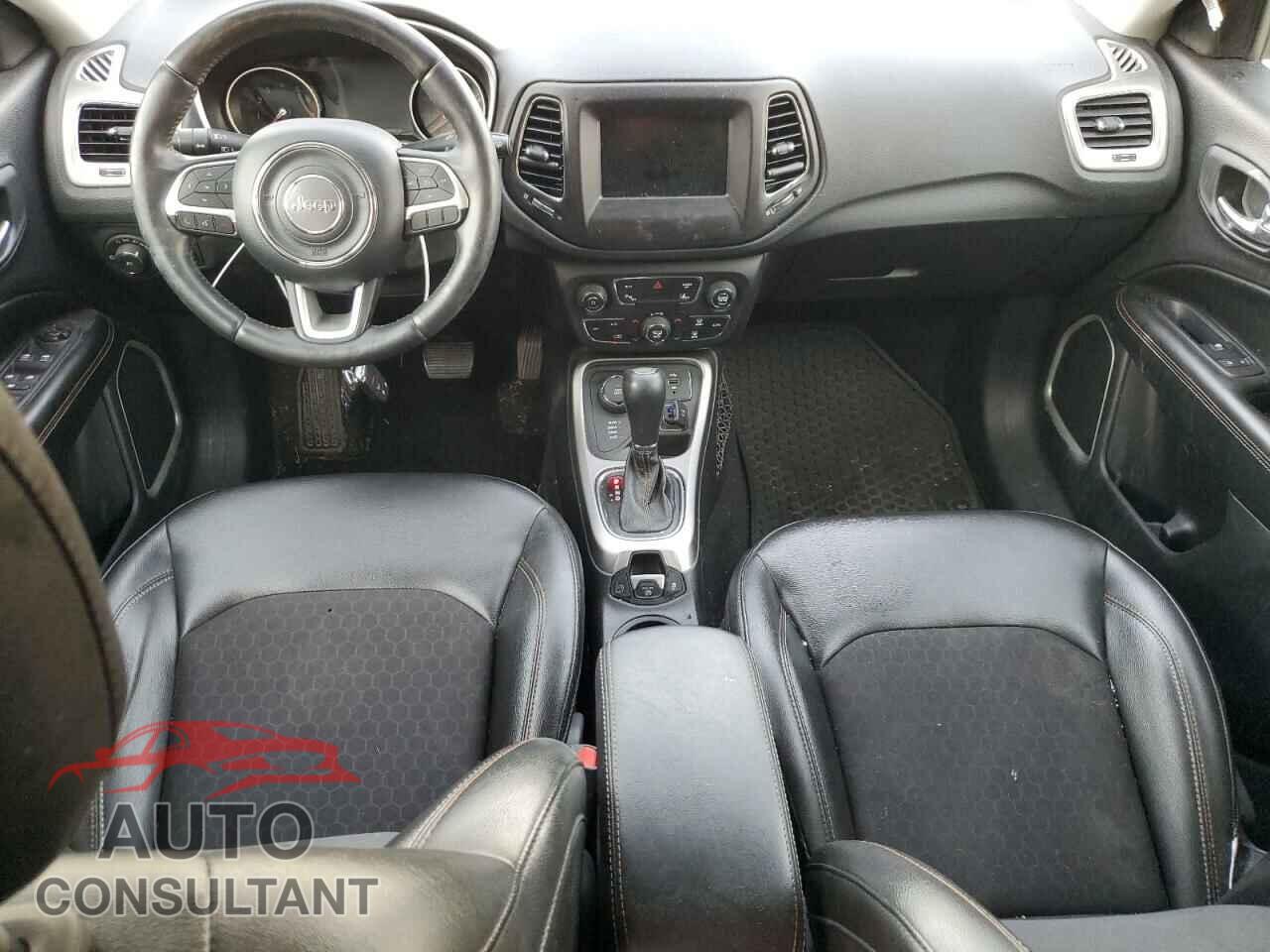 JEEP COMPASS 2018 - 3C4NJDBB7JT331848
