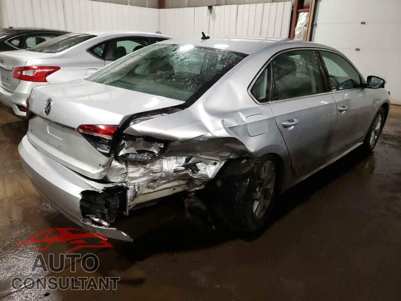 VOLKSWAGEN PASSAT 2017 - 1VWAT7A39HC065224