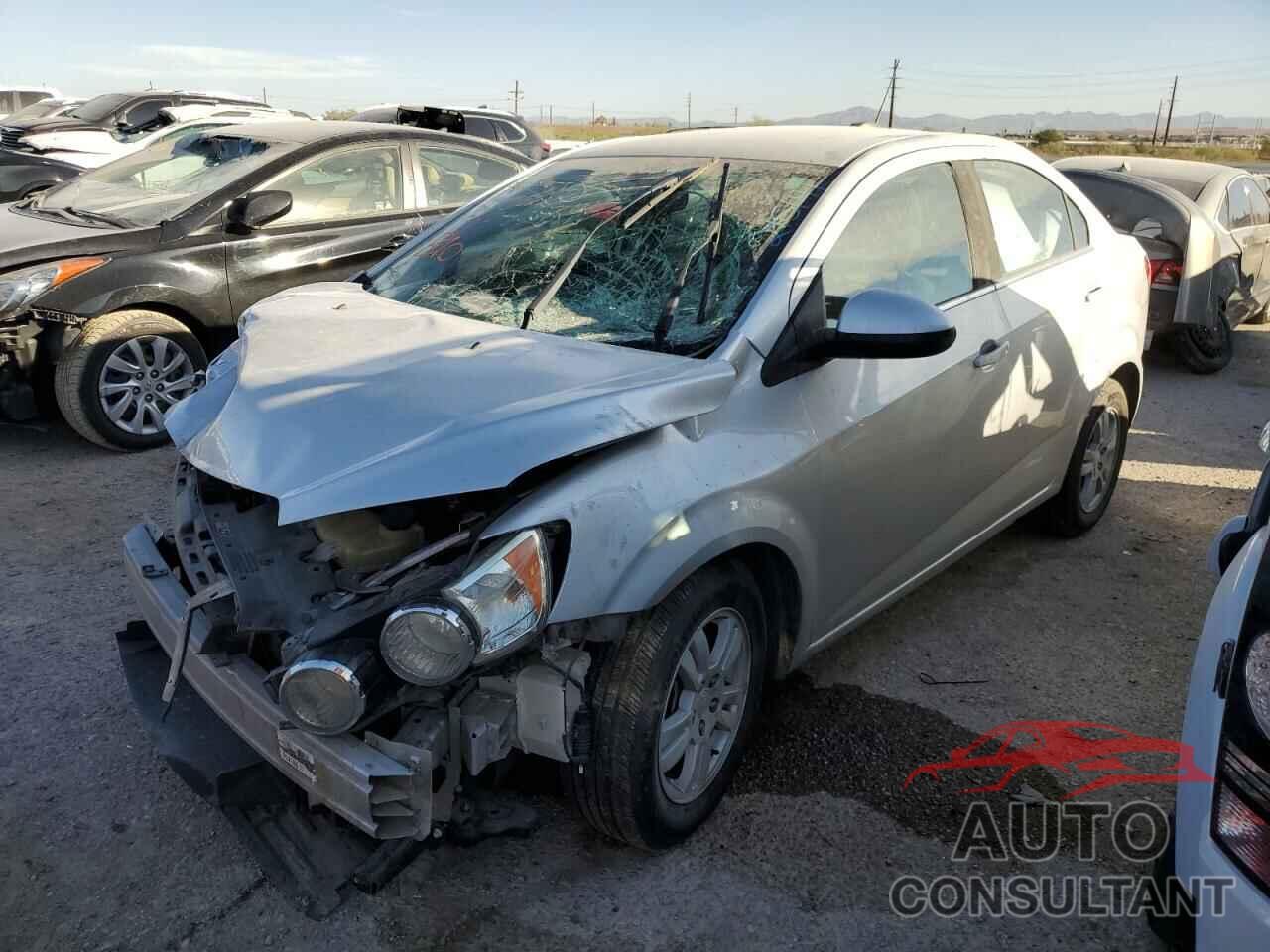 CHEVROLET SONIC 2015 - 1G1JC5SH9F4215141