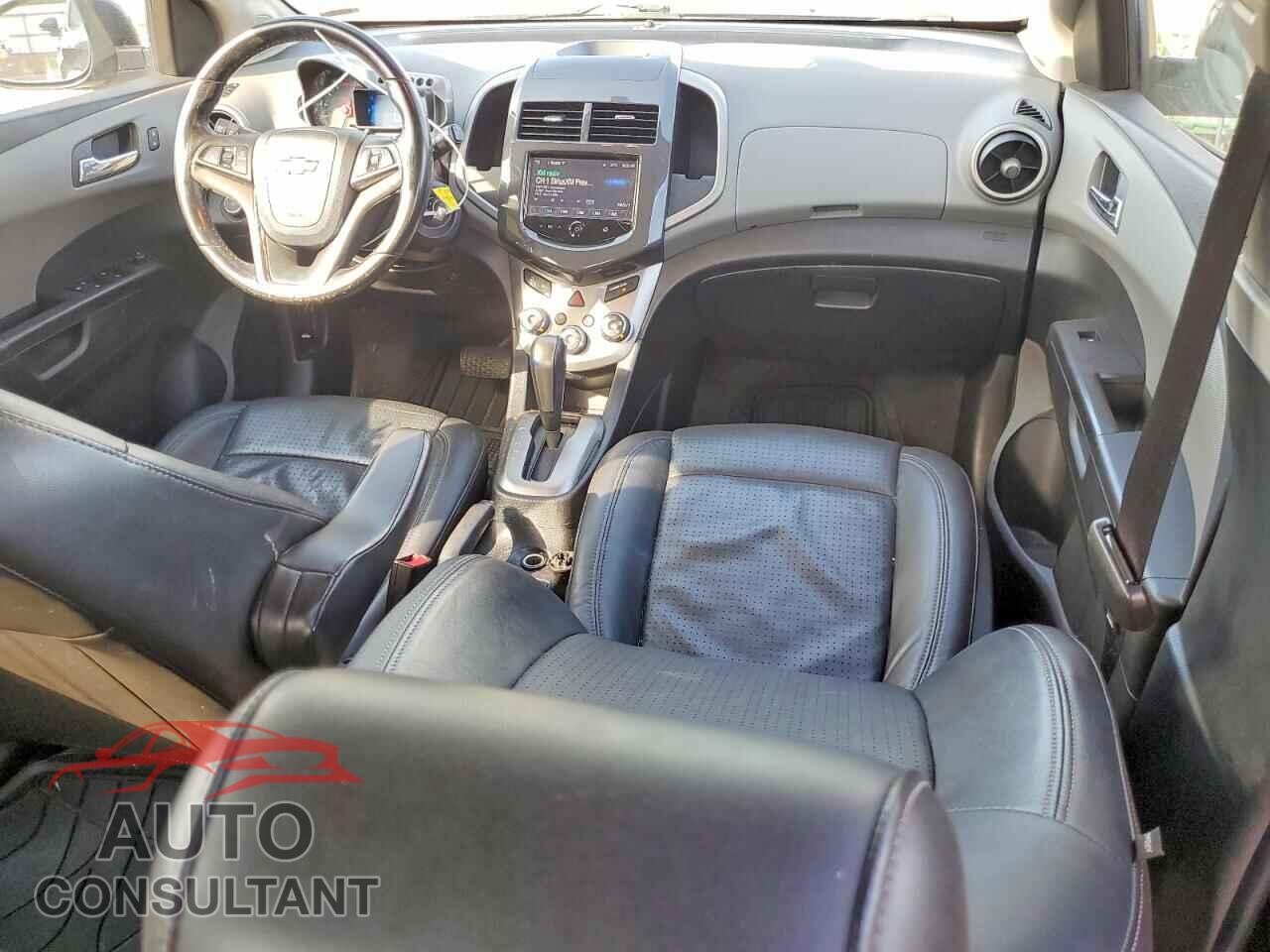 CHEVROLET SONIC 2014 - 1G1JE6SB4E4203392