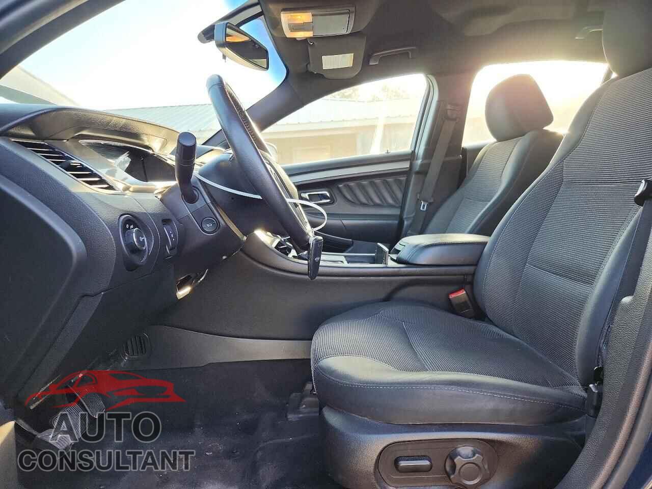 FORD TAURUS 2017 - 1FAHP2E84HG129800