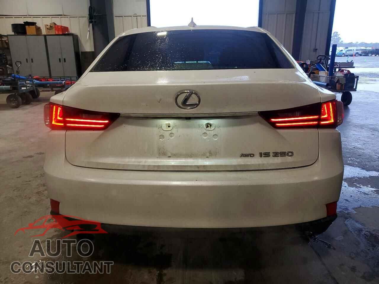 LEXUS IS 2014 - JTHCF1D28E5014394