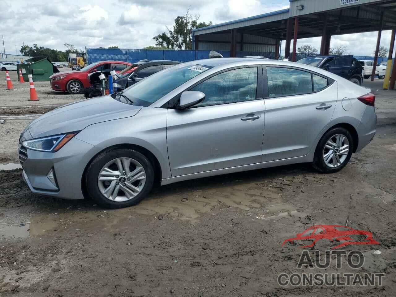 HYUNDAI ELANTRA 2020 - 5NPD84LF1LH608375