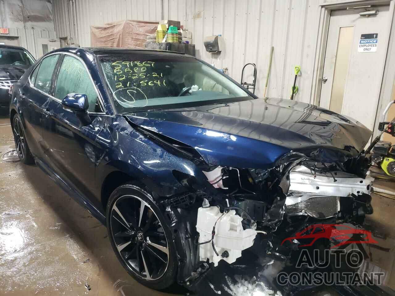 TOYOTA CAMRY 2018 - 4T1B61HK5JU591869