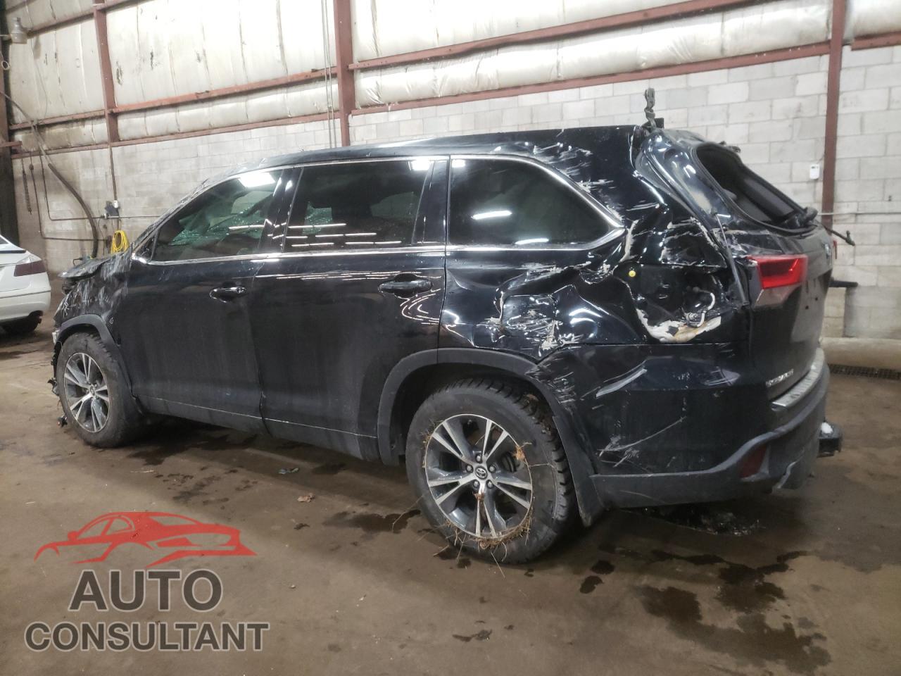 TOYOTA HIGHLANDER 2018 - 5TDBZRFH6JS809906