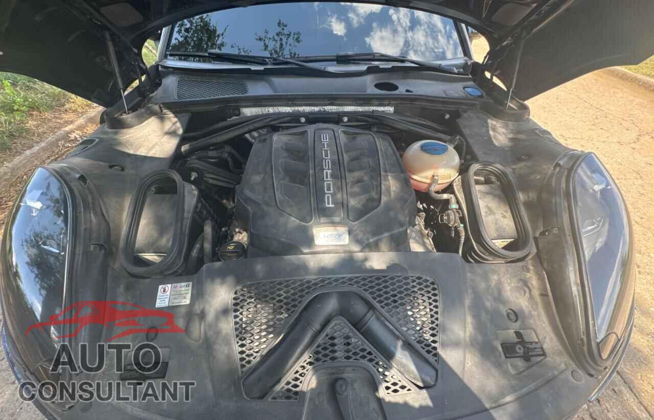 PORSCHE MACAN 2017 - WP1AG2A52HLB52070