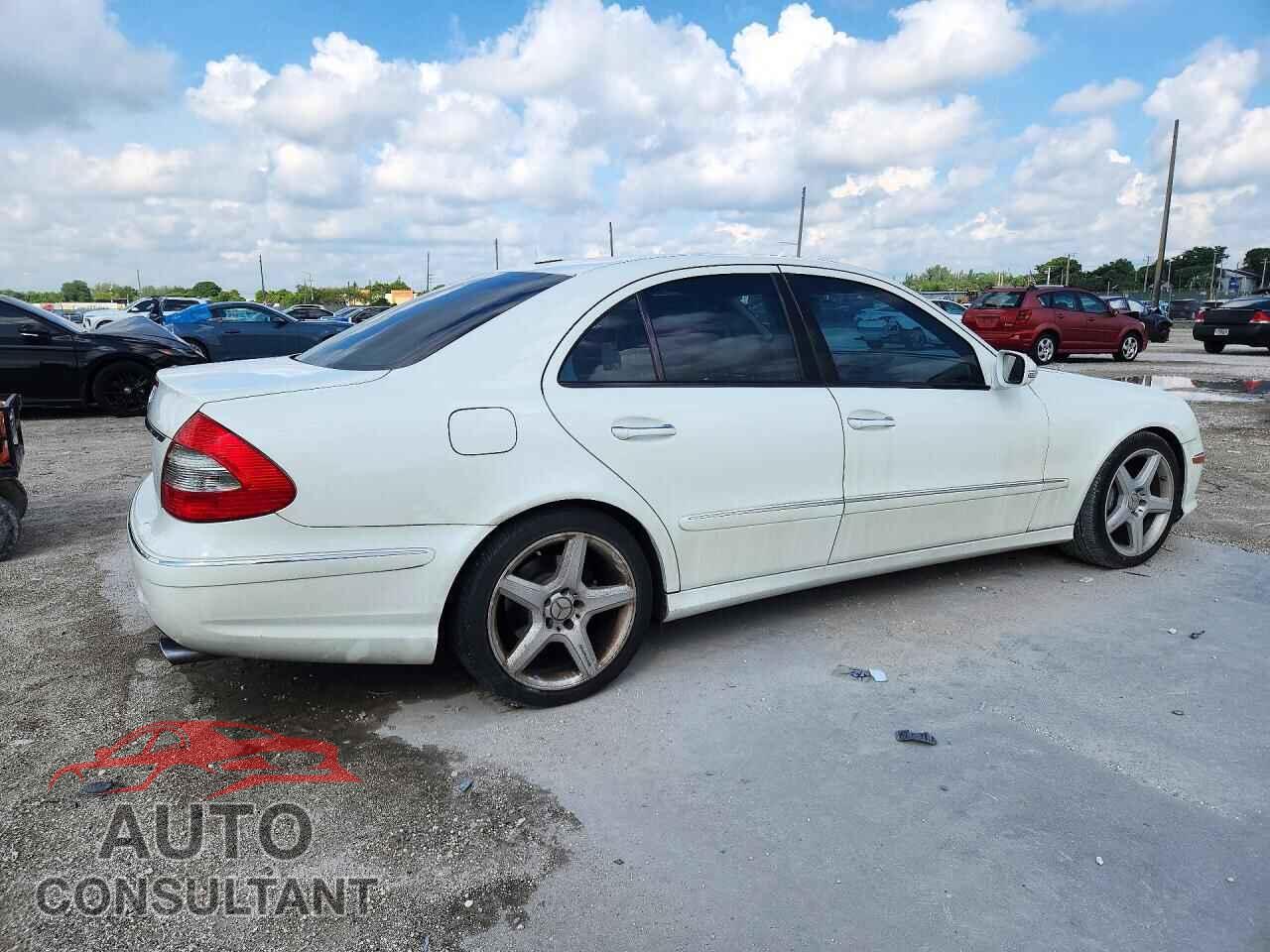 MERCEDES-BENZ E-CLASS 2009 - WDBUF56X59B372015