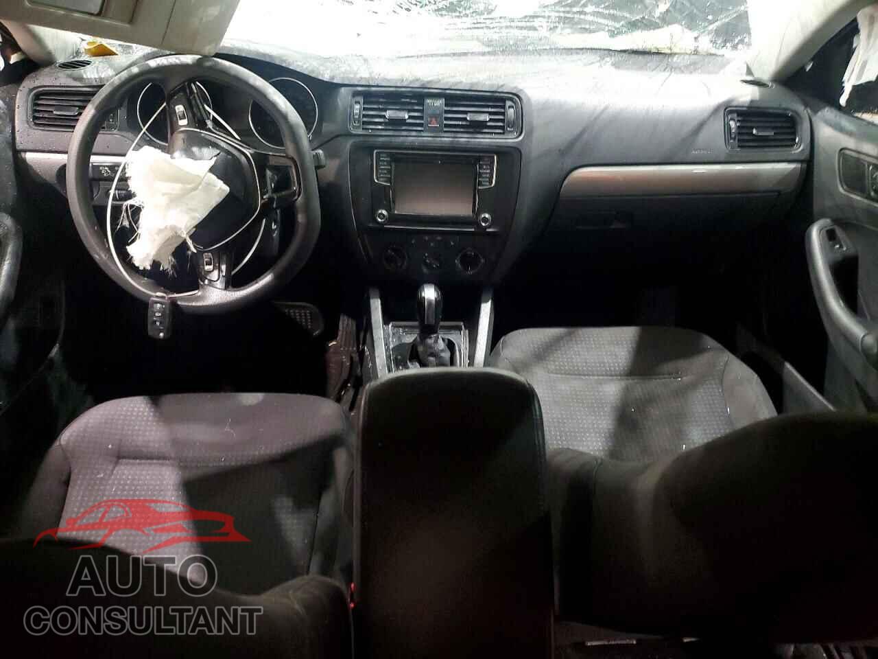 VOLKSWAGEN JETTA 2017 - 3VW2B7AJ4HM409322