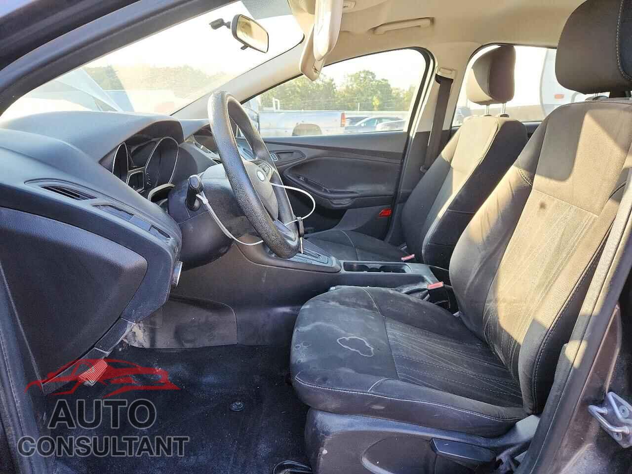 FORD FOCUS 2017 - 1FADP3E28HL244827