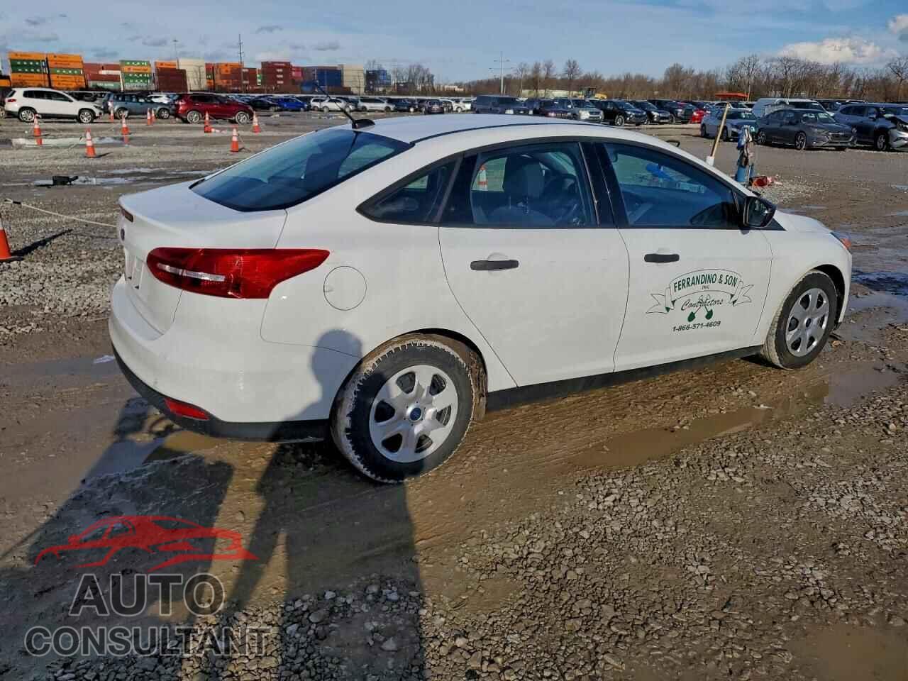 FORD FOCUS 2018 - 1FADP3E22JL266652