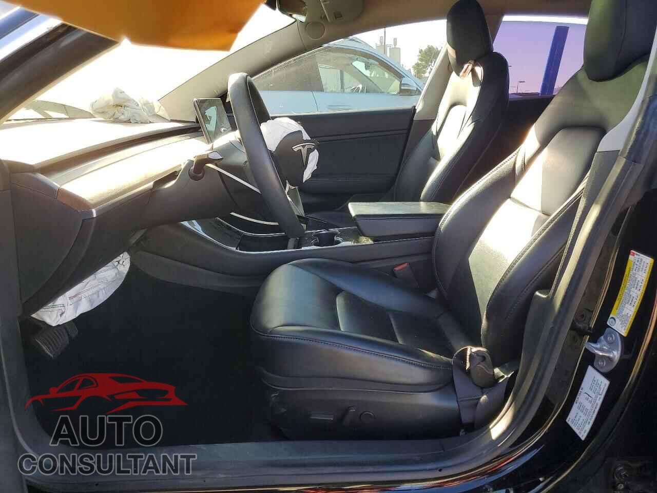 TESLA MODEL 3 2019 - 5YJ3E1EB8KF385181