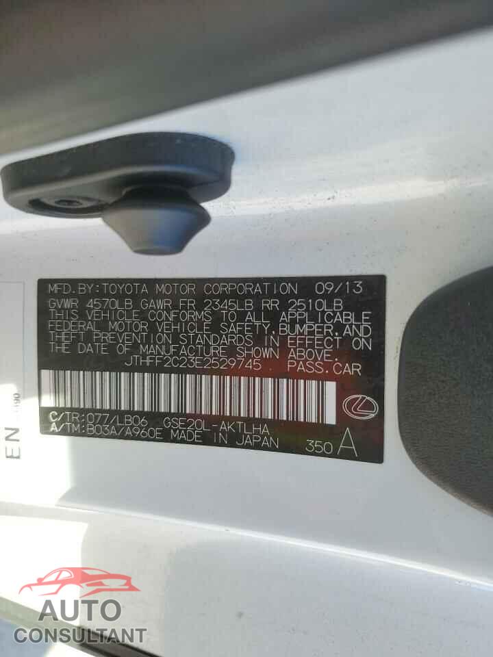 LEXUS IS 2014 - JTHFF2C23E2529745