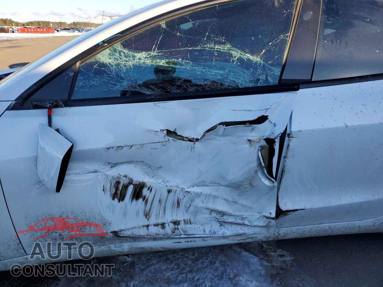 TESLA MODEL 3 2022 - 5YJ3E1EA4NF129082