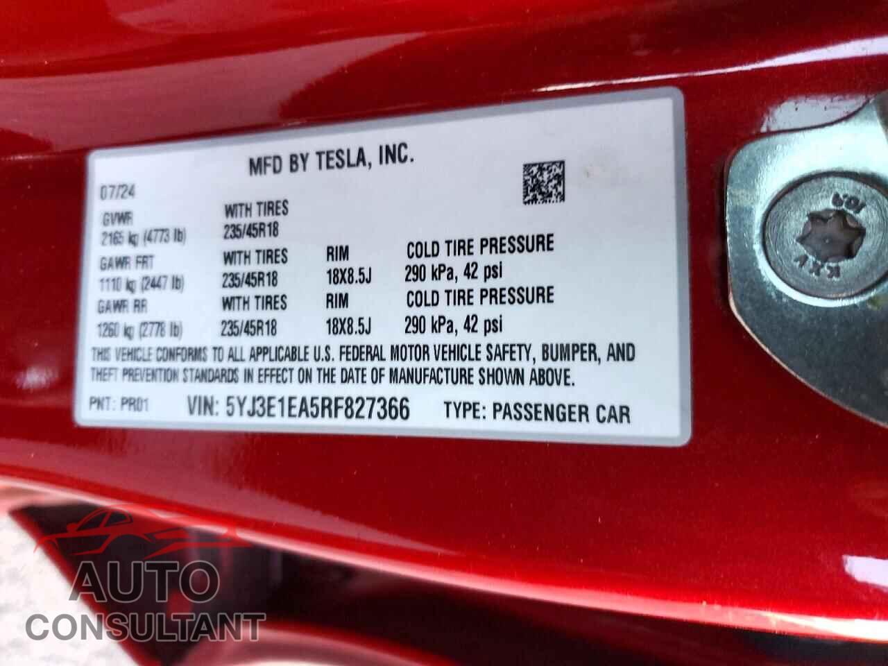 TESLA MODEL 3 2024 - 5YJ3E1EA5RF827366