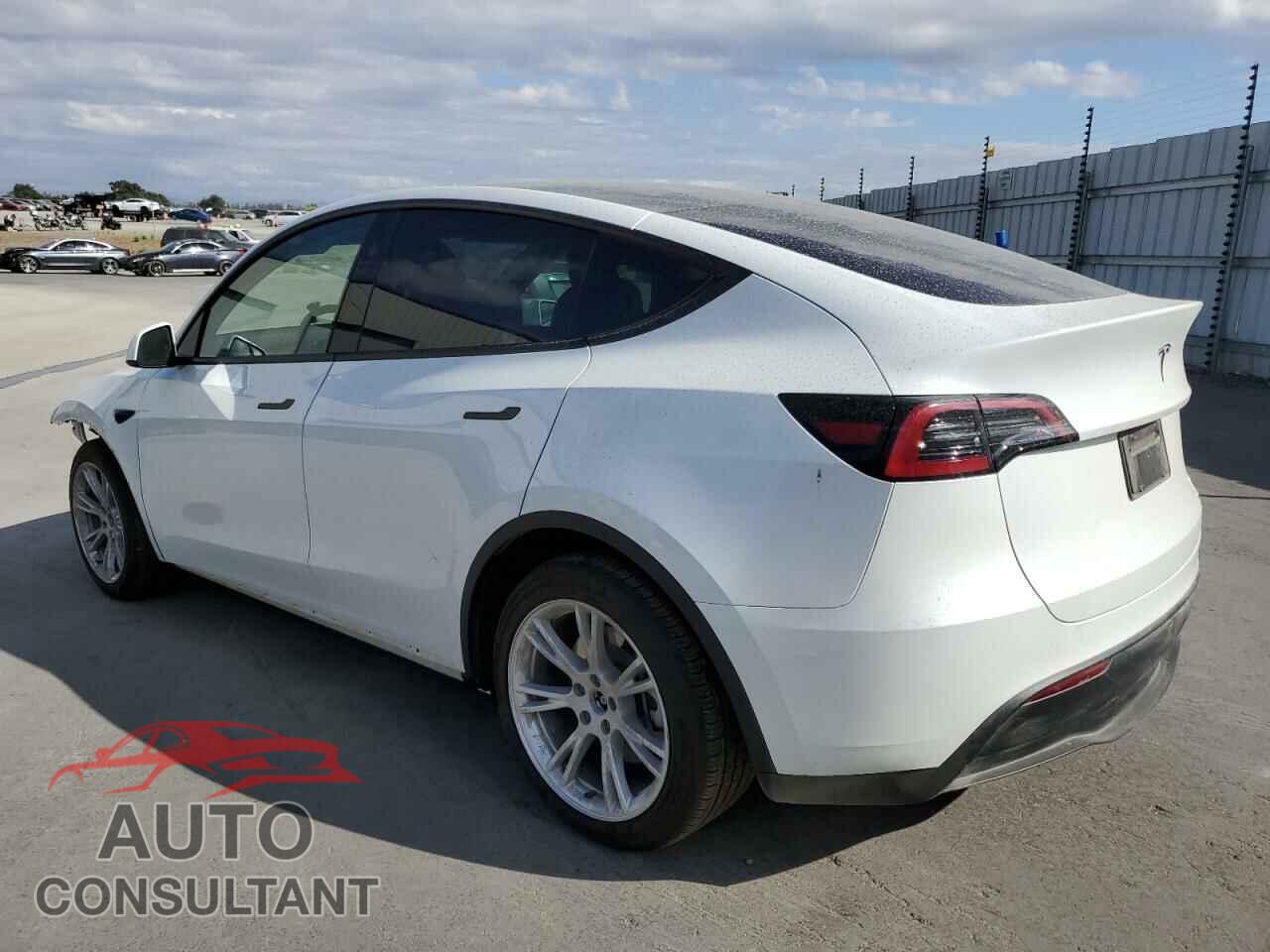 TESLA MODEL Y 2024 - 7SAYGDED6RF044376