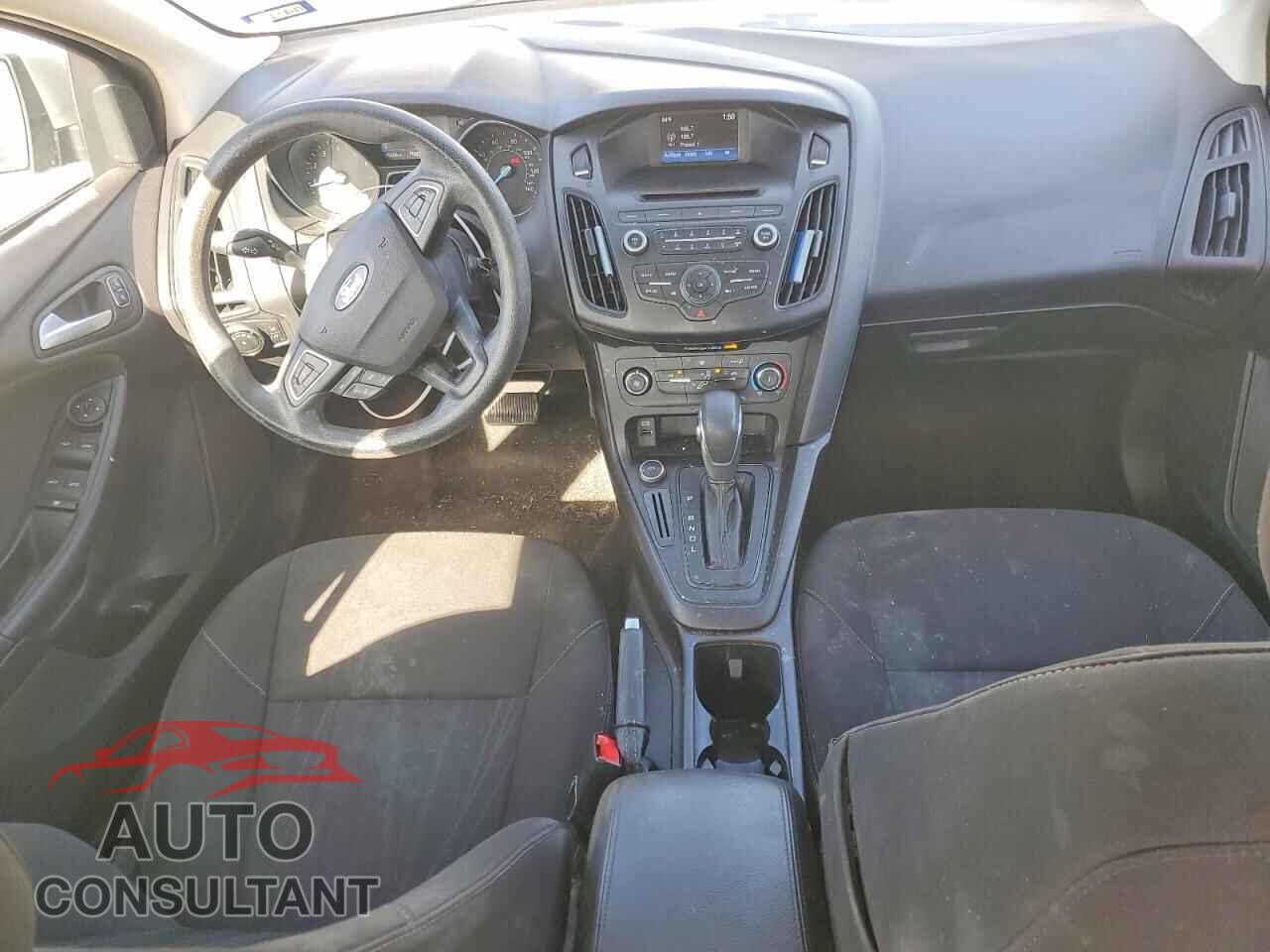 FORD FOCUS 2017 - 1FADP3F27HL271984