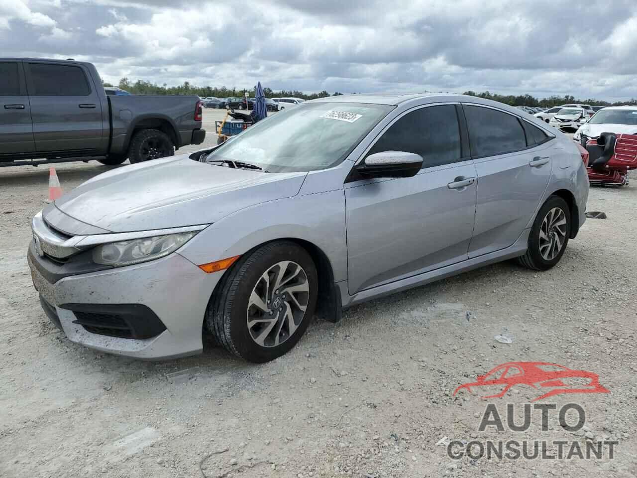 HONDA CIVIC 2018 - 2HGFC2F74JH601525