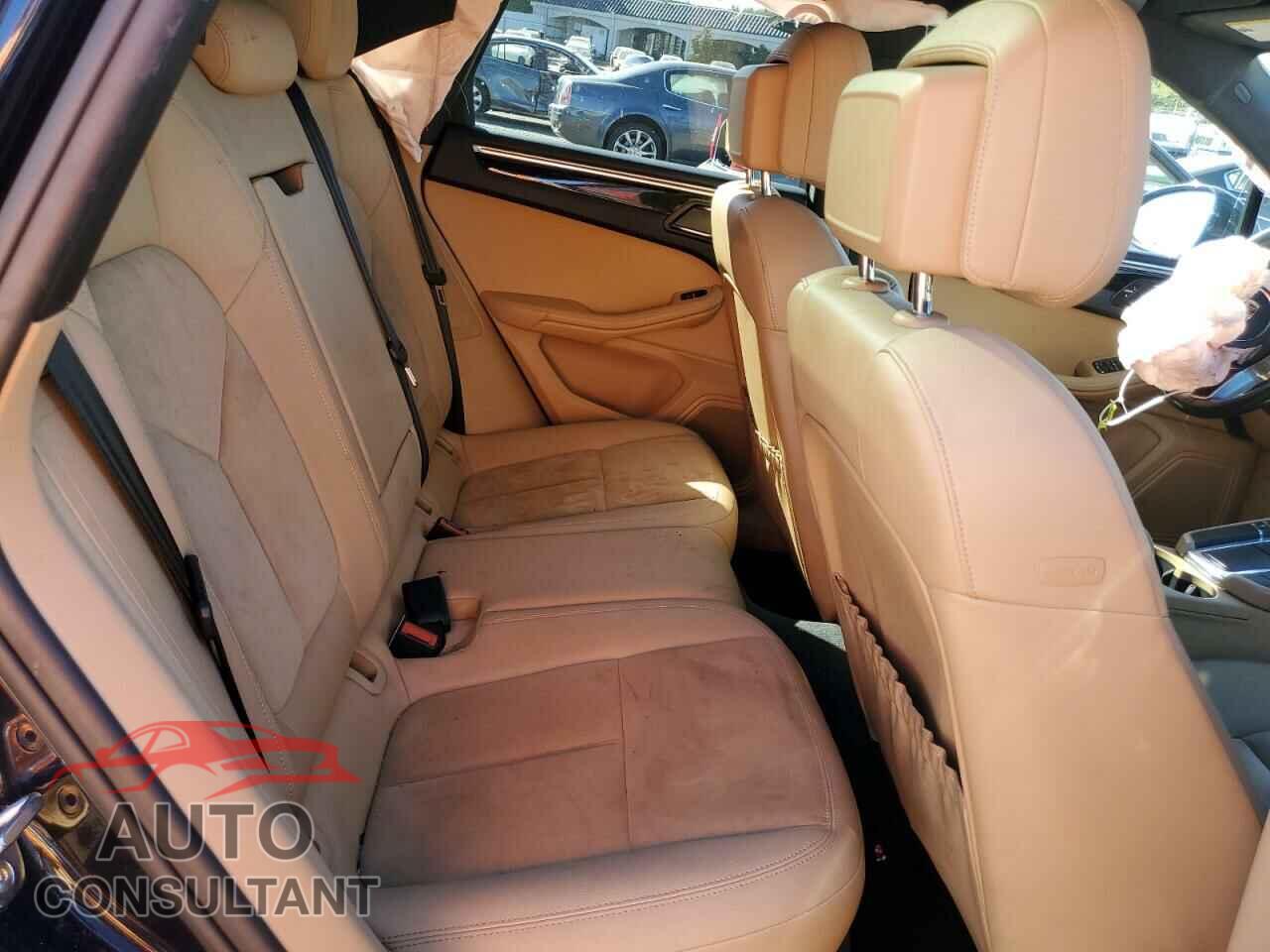 PORSCHE MACAN 2017 - WP1AA2A54HLB02028