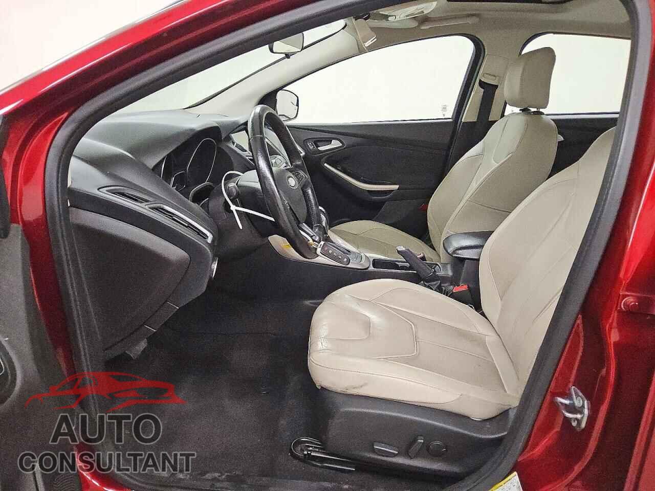 FORD FOCUS 2017 - 1FADP3J28HL287800