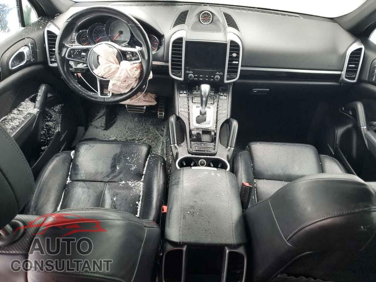 PORSCHE CAYENNE 2017 - WP1AB2A20HLA53106