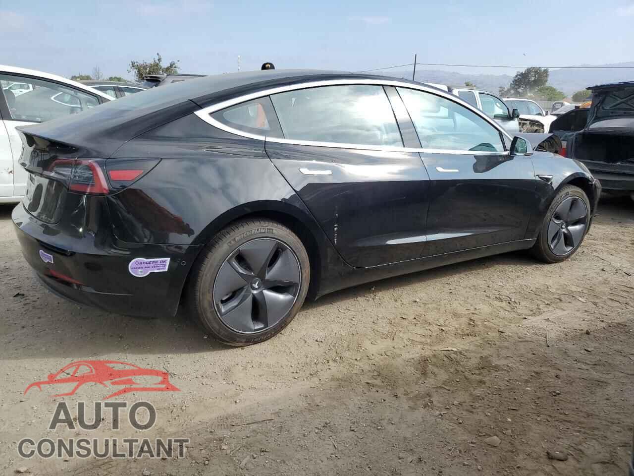 TESLA MODEL 3 2018 - 5YJ3E1EA7JF152124