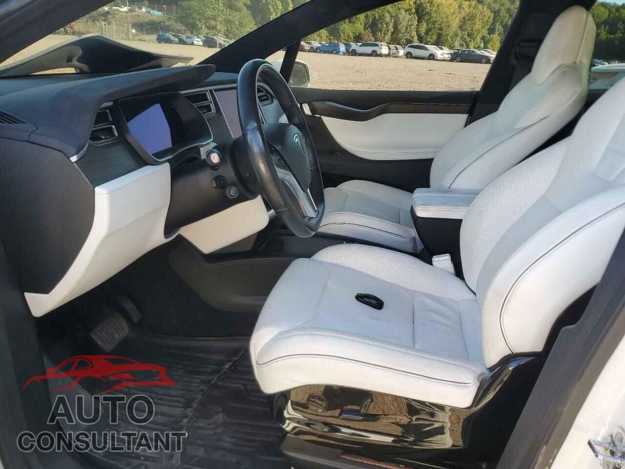 TESLA MODEL X 2016 - 5YJXCBE21GF020426
