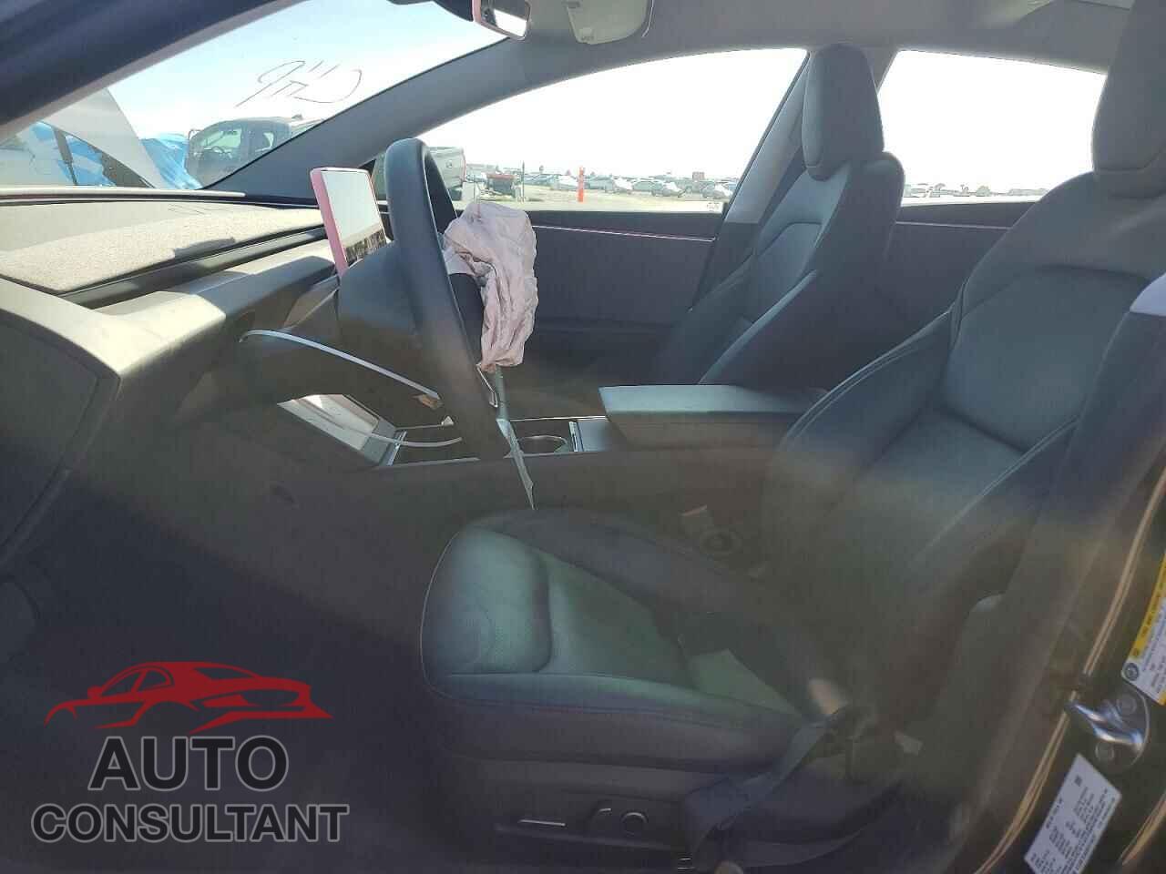 TESLA MODEL 3 2025 - 5YJ3E1EA8SF016537