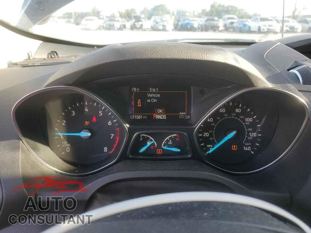FORD ESCAPE 2018 - 1FMCU0GD5JUC55291
