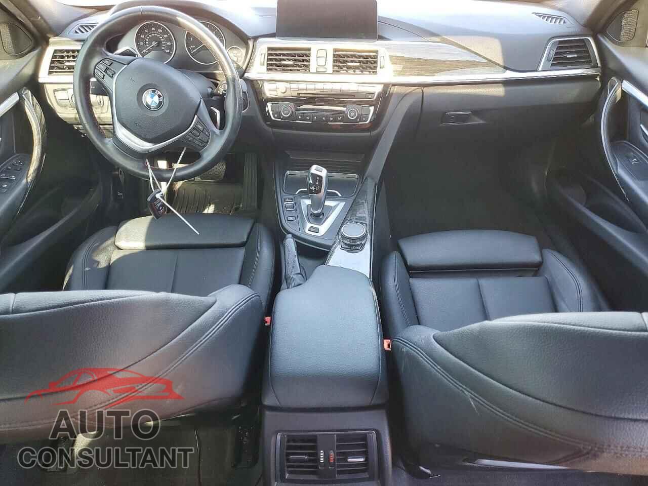BMW 3 SERIES 2018 - WBA8E1C52JA756570