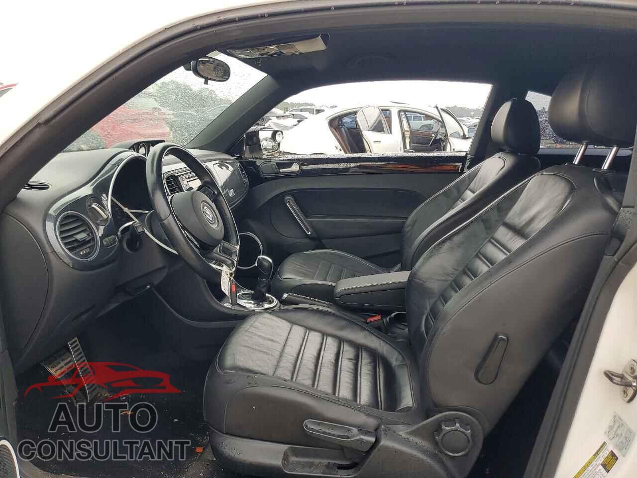 VOLKSWAGEN BEETLE 2012 - 3VWVA7AT5CM642300