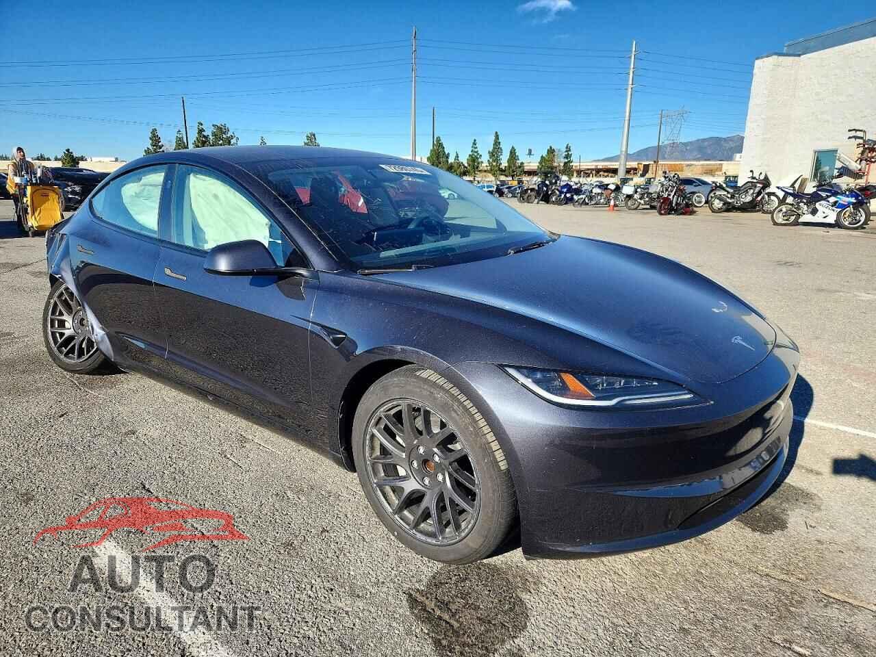 TESLA MODEL 3 2024 - 5YJ3E1EA4RF724343