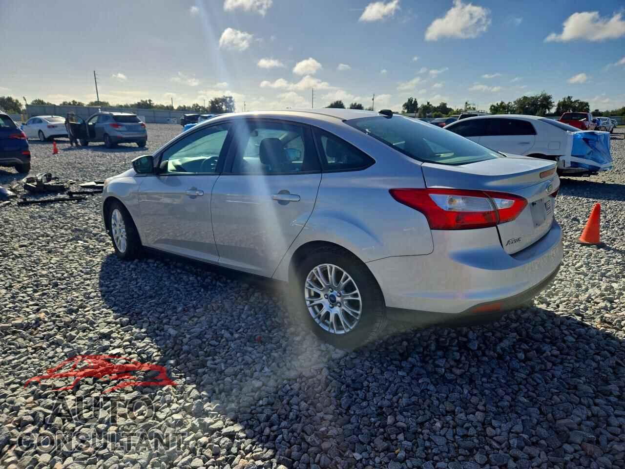 FORD FOCUS 2012 - 1FAHP3F25CL121057