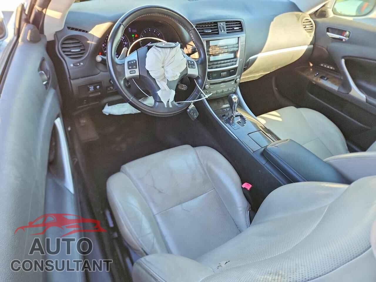 LEXUS IS 2011 - JTHFF2C28B2520423