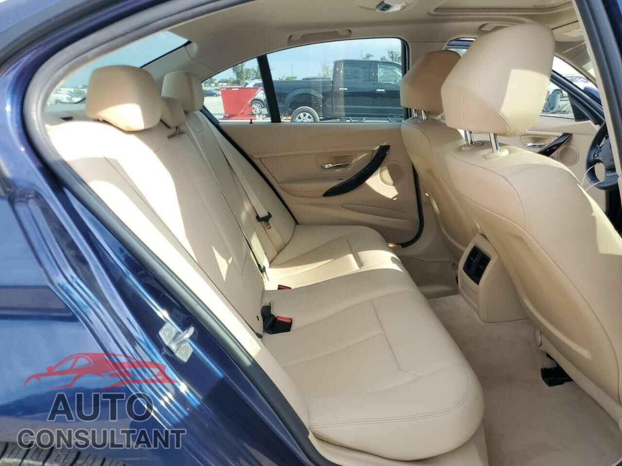 BMW 3 SERIES 2016 - WBA8E1G51GNU10604