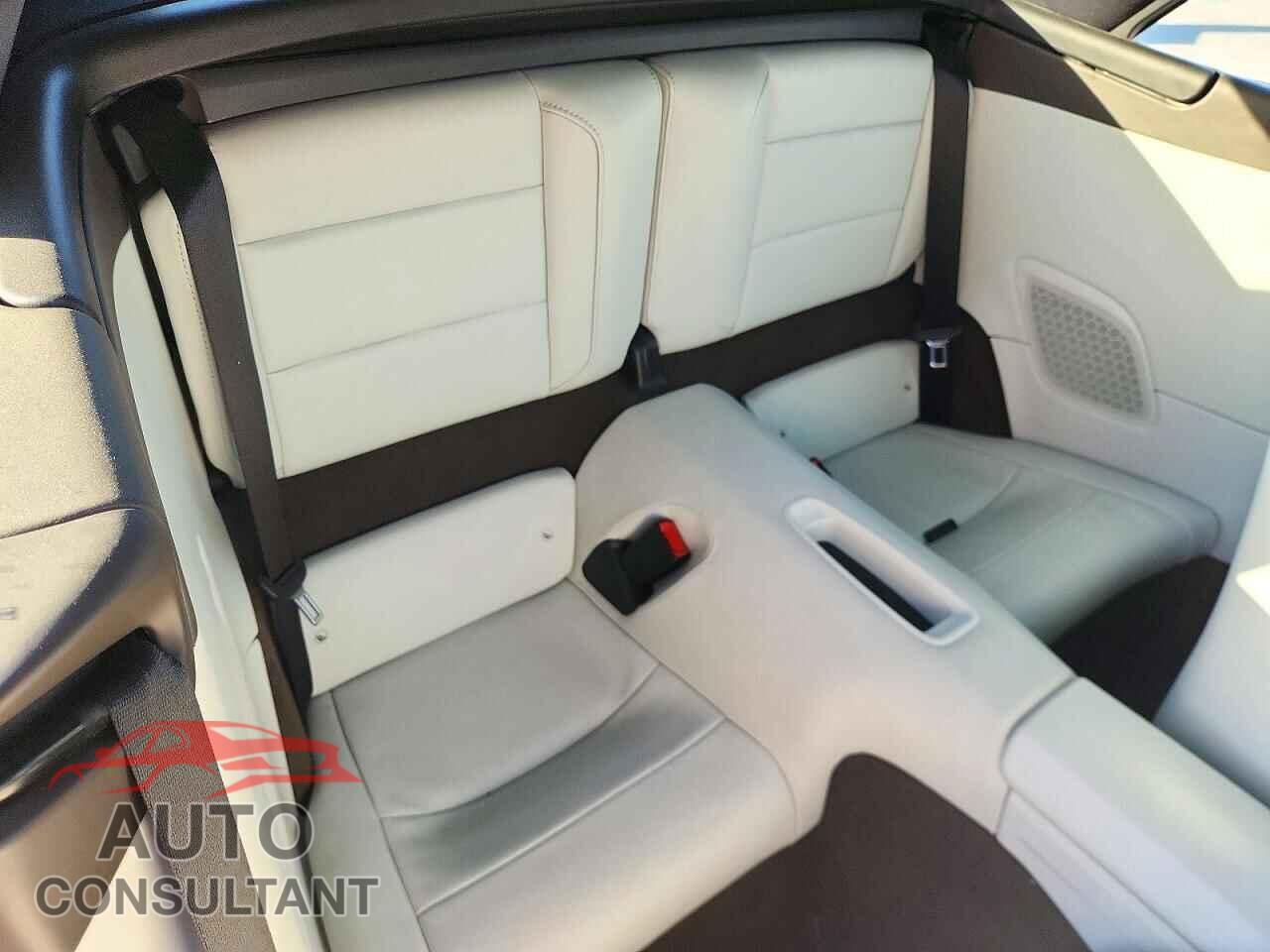 PORSCHE 911 2014 - WP0CA2A91ES140623