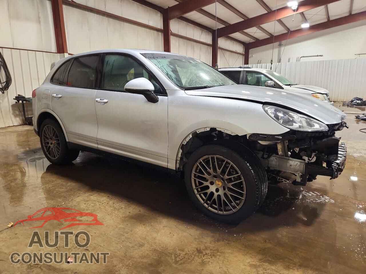 PORSCHE CAYENNE 2018 - WP1AA2A25JKA04790